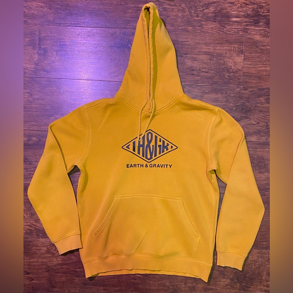 Hm Earth & Gravity sweater, color yellow, size small